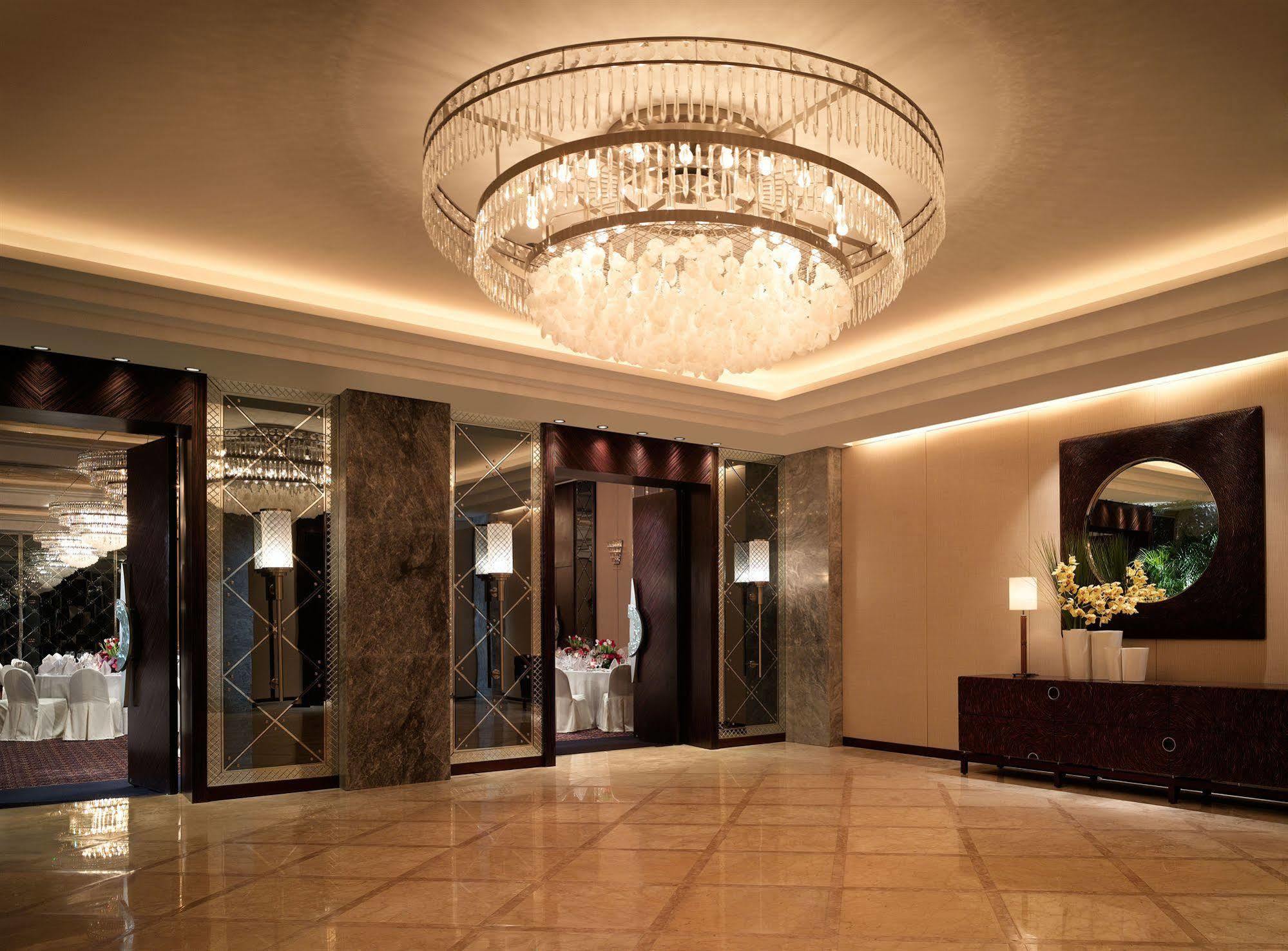 The Peninsula Manila Hotel Interior photo
